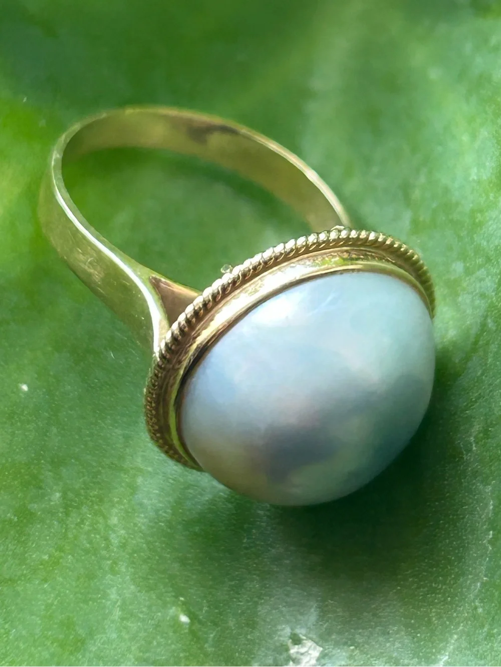 Vintage 14k yellow gold 15-16mm large blue mabe Pearl ring size 7 , 5.80grams